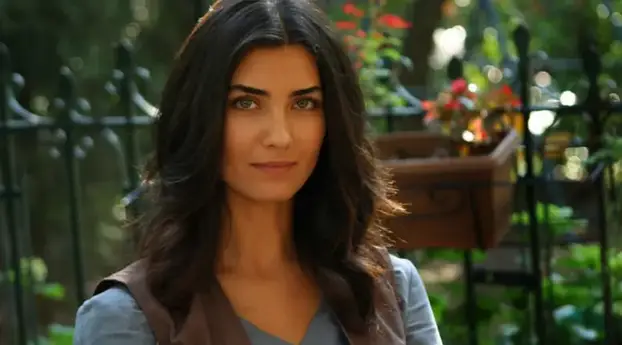 FOTO Sve ljepša i ljepša! 'Asi' je publiku osvojila dugom crnom kosom. Evo kako sada izgleda