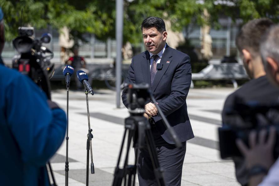 Osijek: Press konferencija Nikole Grmoje