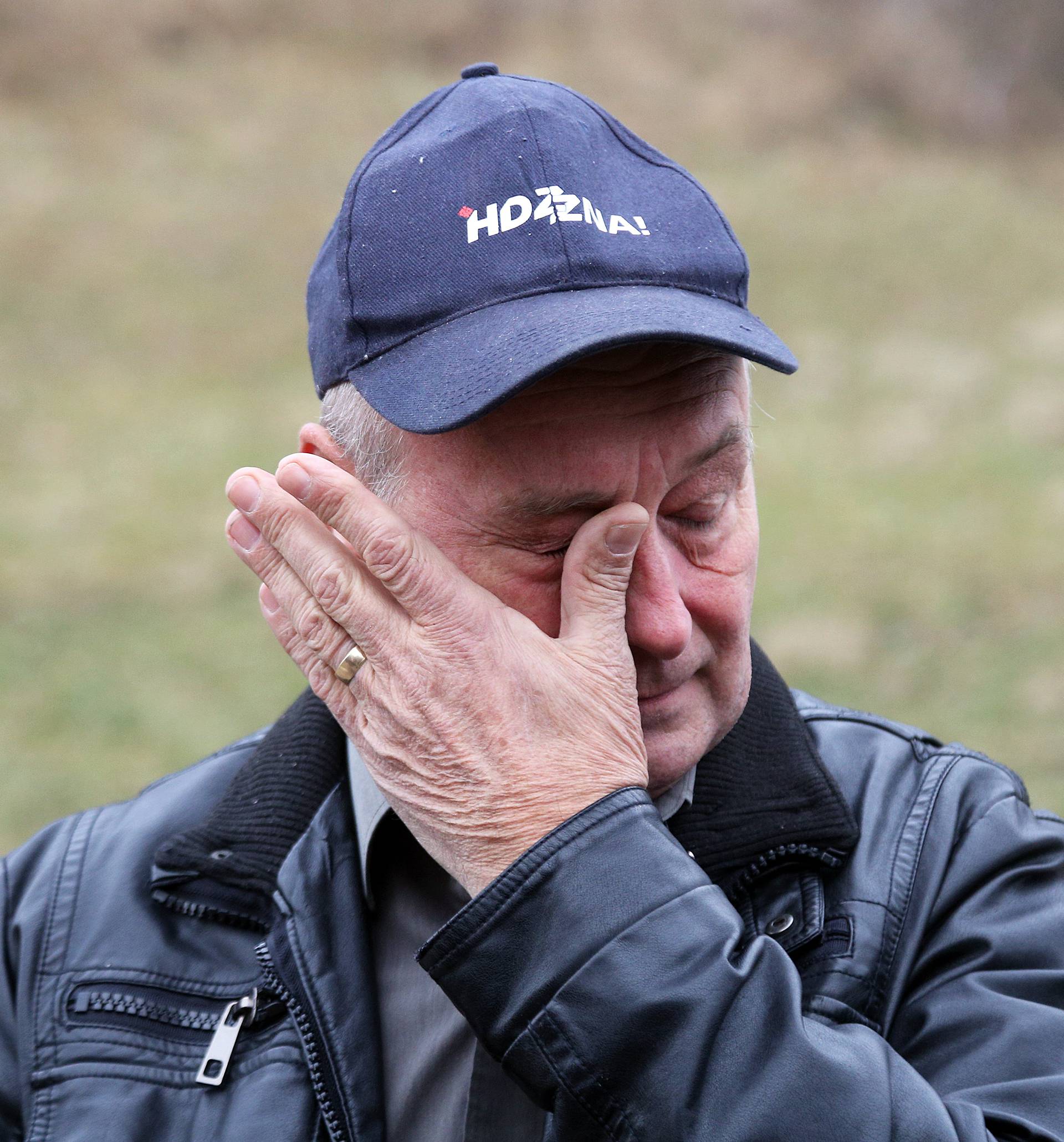 Prodaju kuću kraj zgarišta doma  u kojem su izgorjeli ljudi