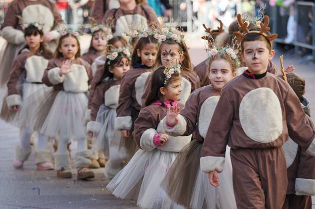 FOTO Najslađa galerija danas - Riječkim karnevalom prošetalo tisuće maškara