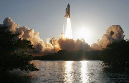 Shuttle Atlantis uspješno lansiran iz baze na Floridi