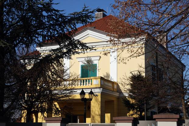 Zagreb: Ba?ena bomba u dvorište ku?e Andyja Bare