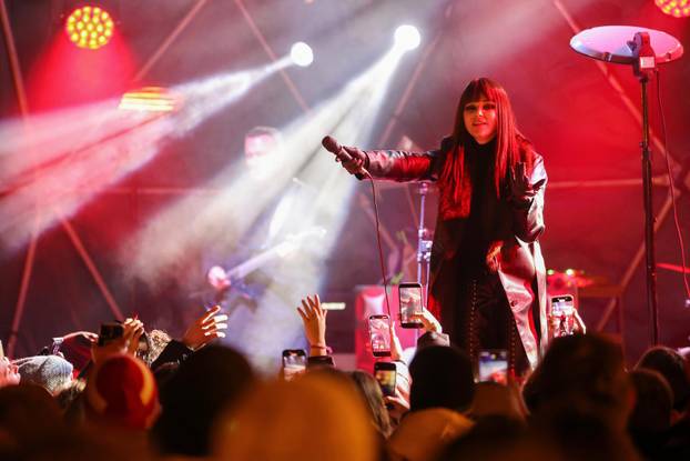 Samobor: Koncertom Vesne Pisarović otvoren je ovogodišnji Advent