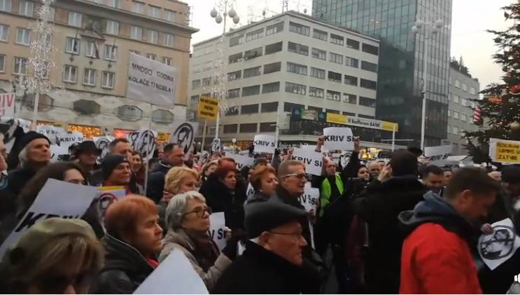 Više od 1000 ljudi na prosvjedu opet tražilo Bandićevu ostavku