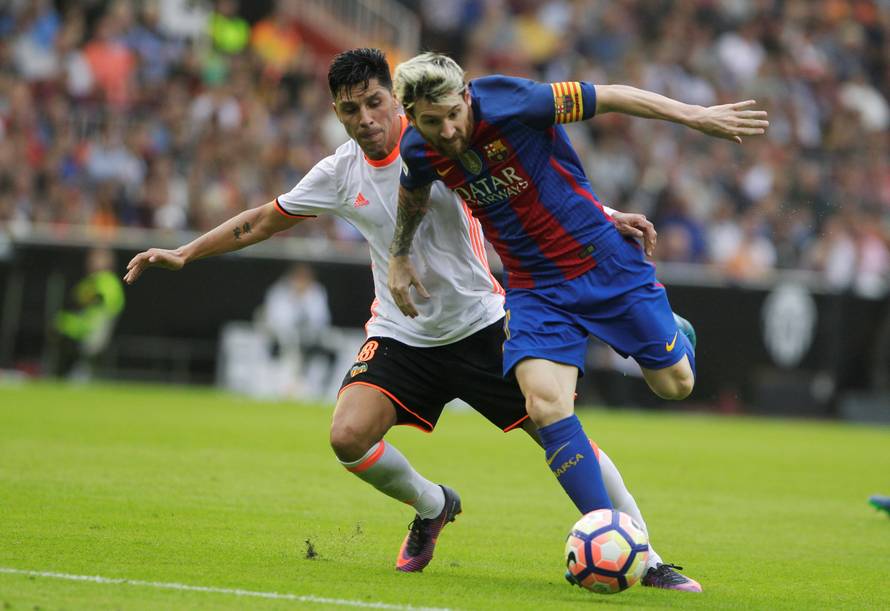Football Soccer - Spanish Liga - Valencia v Barcelona