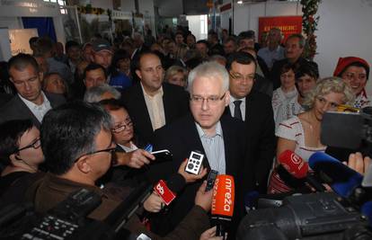 Josipović je odbio komentirati prednost HDZ-a pred SDP-om