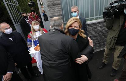 Lavrova kod ambasade dočekali Bandić i bivša predsjednica
