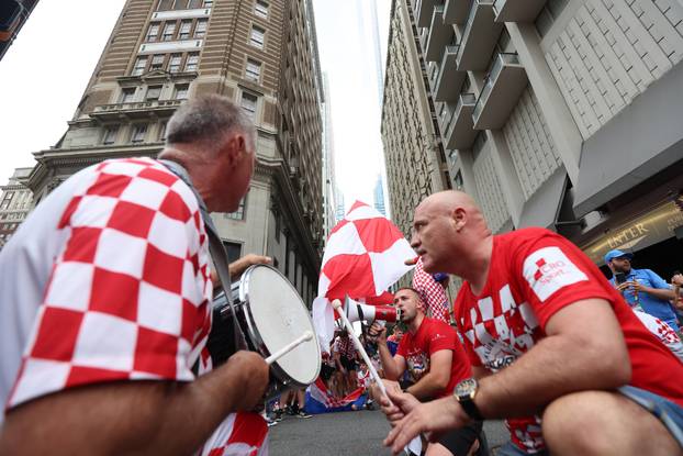 SP 2026 Philadelphia: Navijači se okupljaju prije razvijanja hrvatske zastave uoči utakmice s Ganom