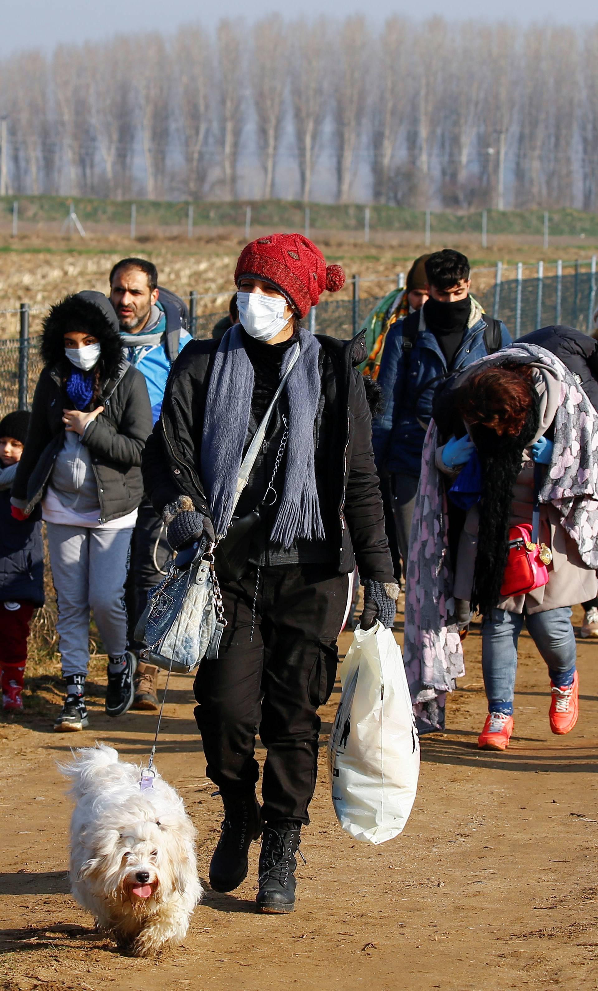 Turska: Pustili smo 75 tisuća migranata da krenu prema EU