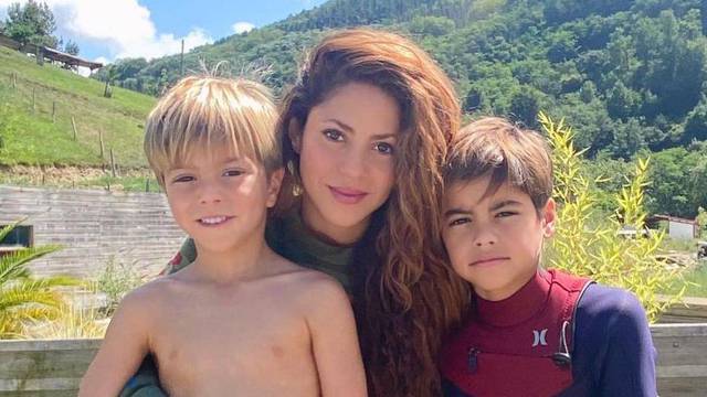Shakira zamolila da joj prestanu fotografirati djecu: 'Ovo je bila teška godina, nemojte to raditi'