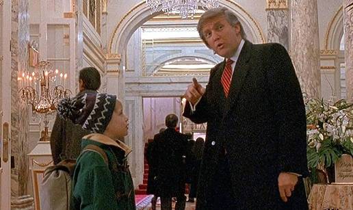 Redatelj filma 'Sam u kući' želi obrisati scenu s Trumpom: 'Da to napravim deportirali bi me!'