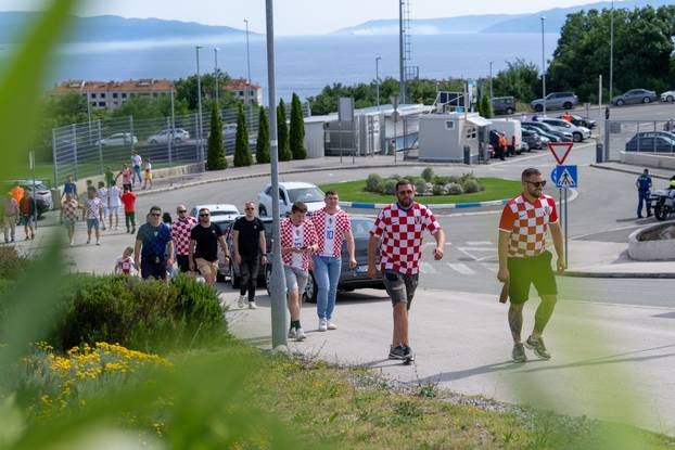 Rijeka: Navijači dolaze na stadion na prijateljsku utakmicu Hrvatske i Belgije uoči Svjetskog prvenstva