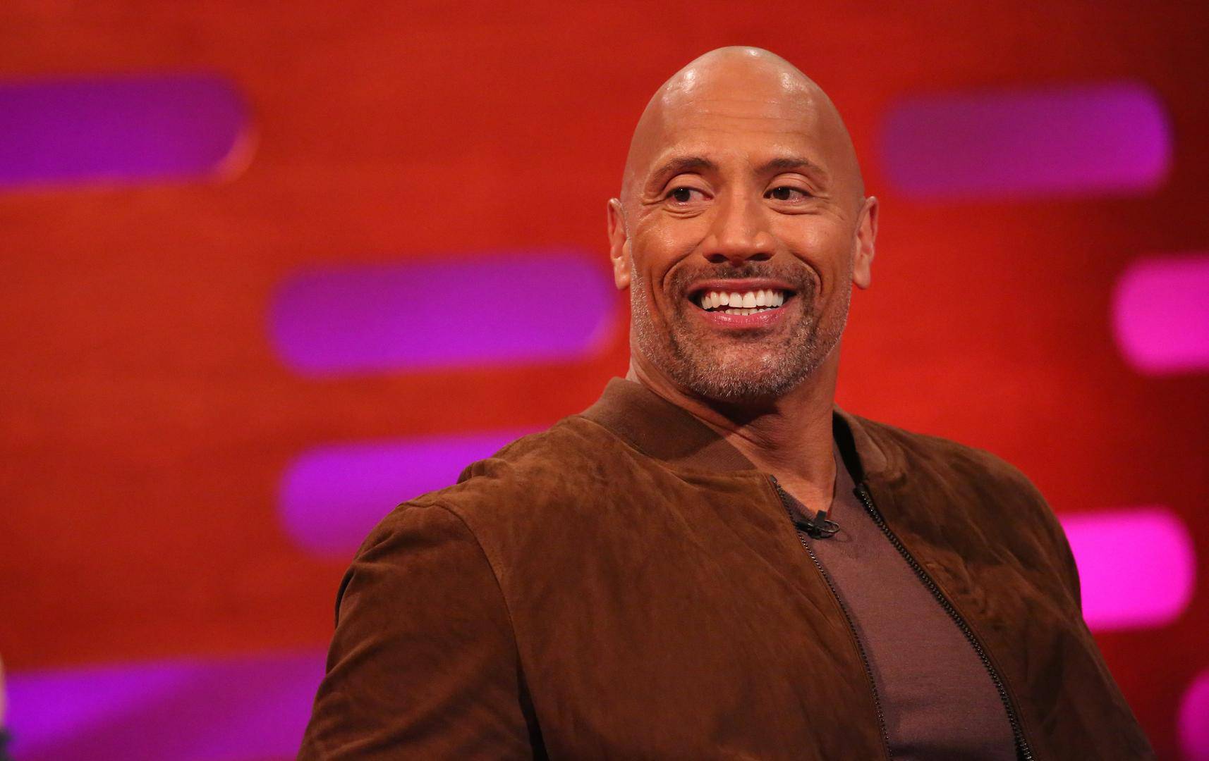 Dwayne Johnson sve raznježio: Poklonio mami kuću za Božić