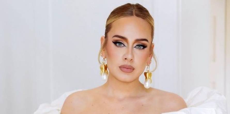 Adele imala napad pa se srušila od bolova: 'Digli su me s poda'