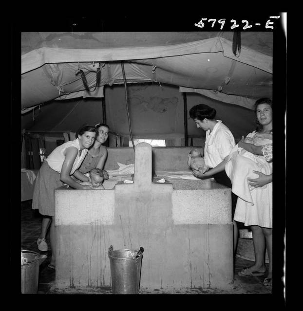 FOTO Pogledajte kako su Hrvati živjeli u El Shattu: U izbjeglištvu su slikali, svirali, radili igračke