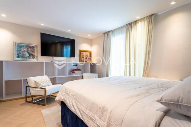 FOTO Vila Duje Ćalete-Cara i dalje na prodaju. Pogledajte kako izgleda, pršti od luksuza