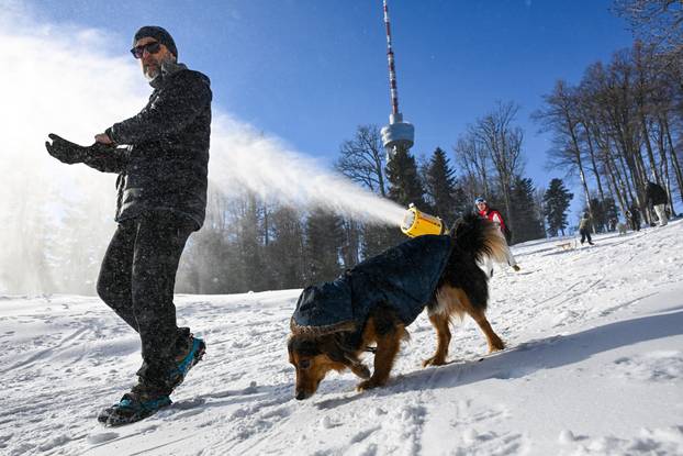 Sunčano novogodišnje jutro na Sljemenu