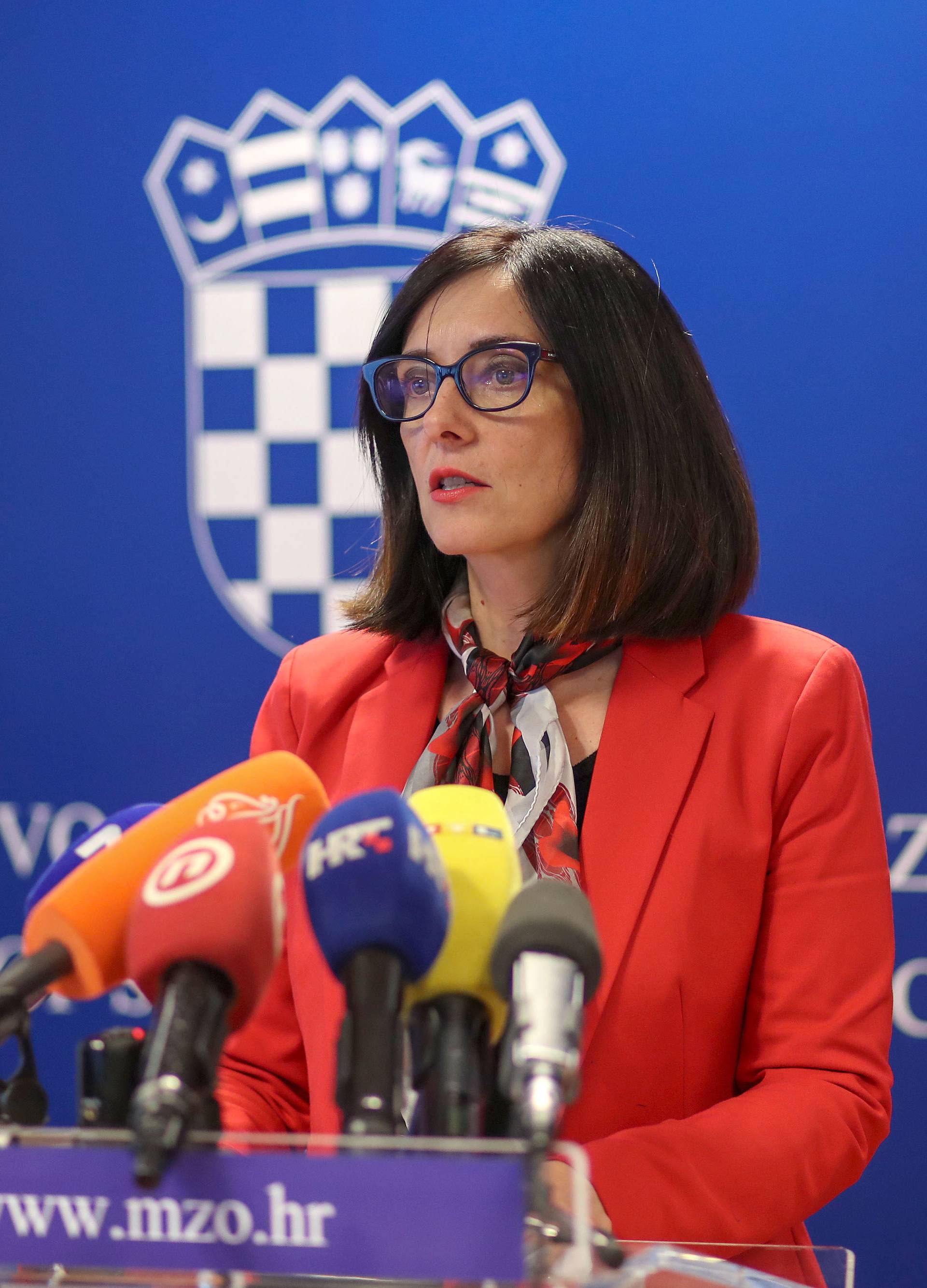 Zagreb: Blaženka Divjak održala izvanrednu konferenciju za medije