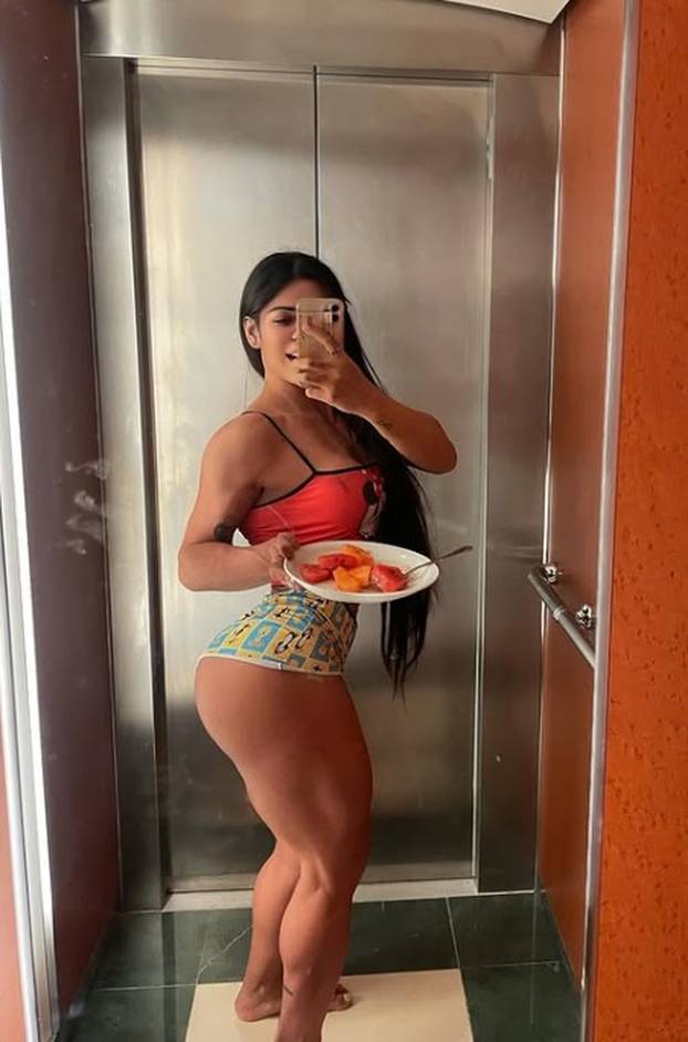 FOTO Ženski Hulk: Upoznala sam Putina, on je pravi nasilni psihopat! Mišići su moj ponos...