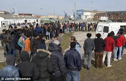  Francuzi umalo kiselinom spalili imigrante u tankeru