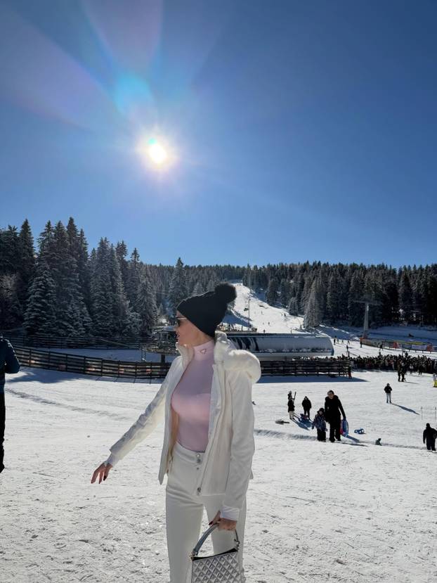 Rebićev prijatelj je zbog srpske 'femme fatale' umalo završio u zatvoru. Bivšega je nasamarila