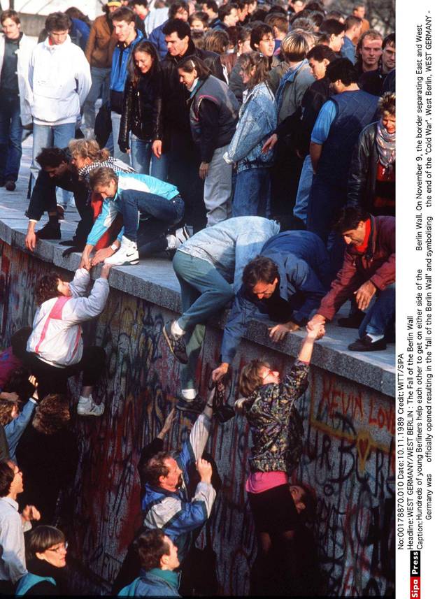 Archive photo - 30th anniversary of the fall of the Berlin Wall - stock photo