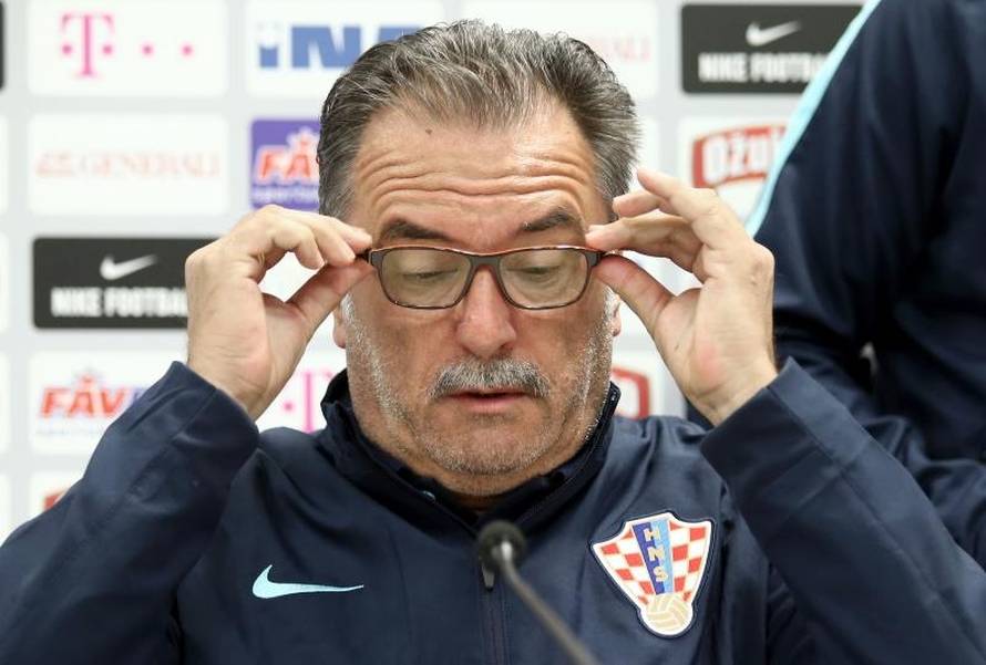 Čačić: Ako pobijedimo Češku,  vodim igrače da se napijemo