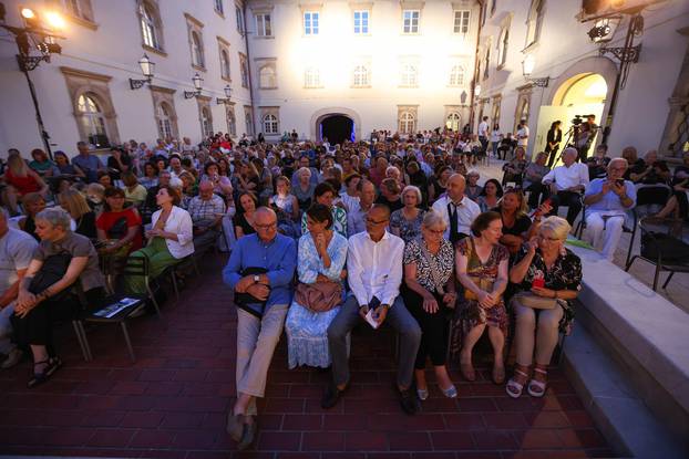 Zagreb:  Ljeto u Klovićevim dvorima otvoreno koncertom Matije Dedića