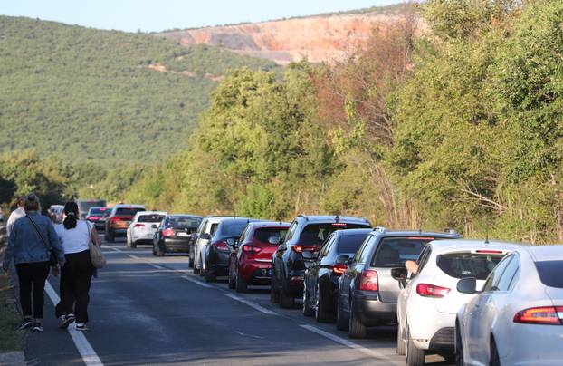 Dicmo: Kolone auta nakon završetka koncerta u Sinju