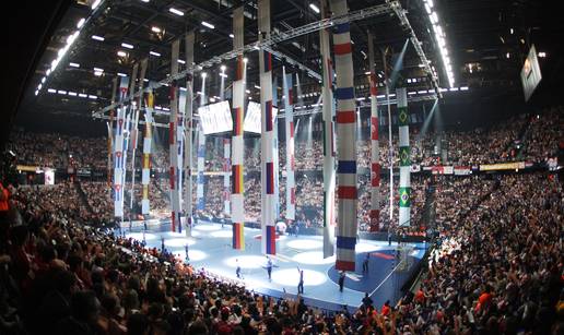 FOTO Spaladium Arenu otvorio Primorac prije točno 16 godina. Danas je prodaju za jedan euro