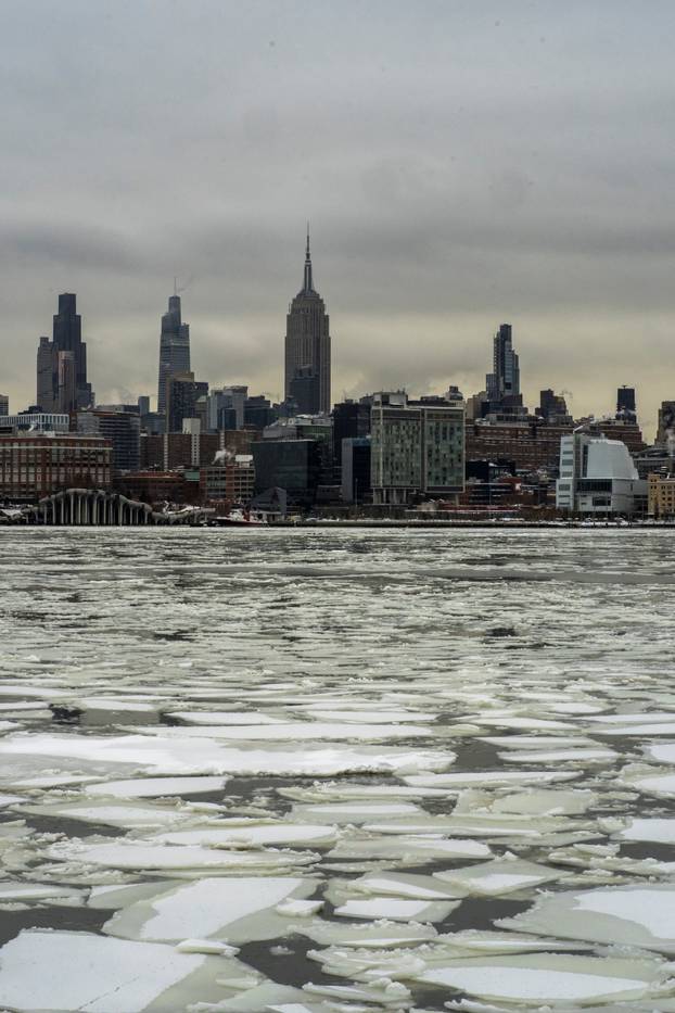 Major winter storm spreads across a large swath of the United States