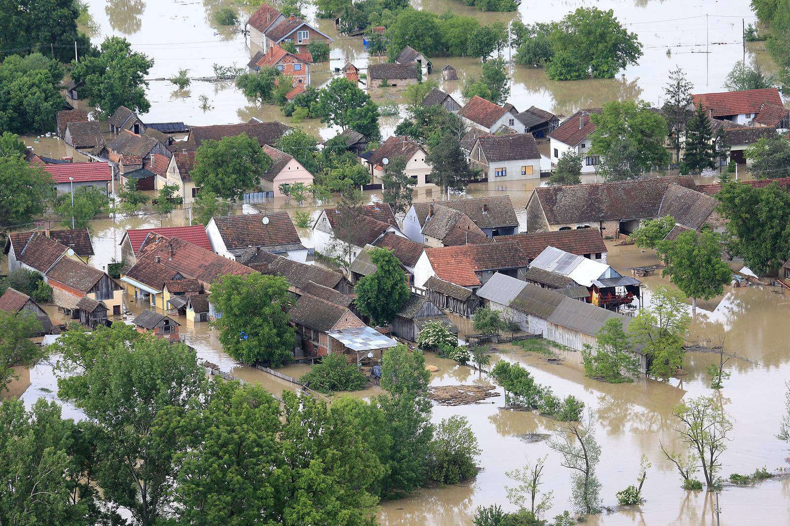 Osma godišnjica katastrofalne poplave u Gunji - Pogled iz zraka