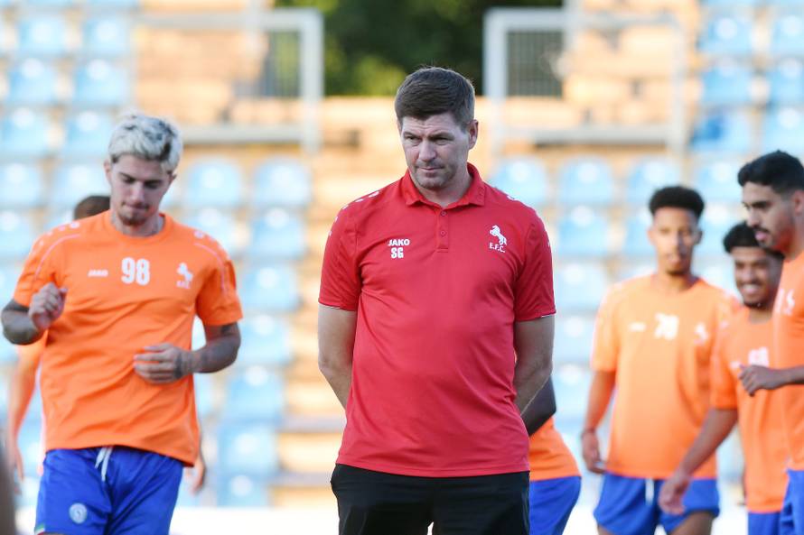 Stevan Gerrard trener Al Ettifaqa na zagrijavanju uoči prijateljske utakmice sa NK Varaždin 