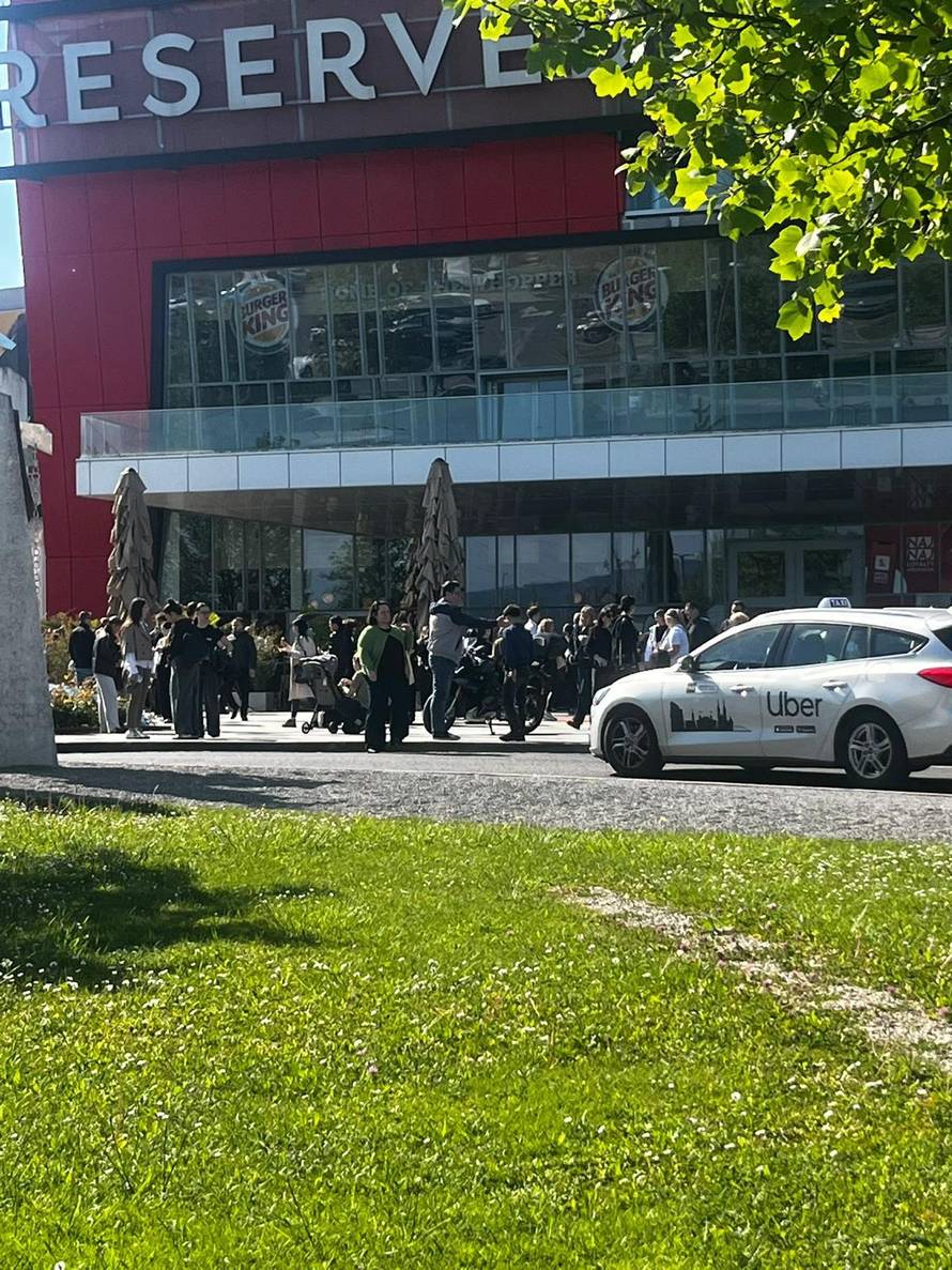 VIDEO Evakuiran Arena Centar