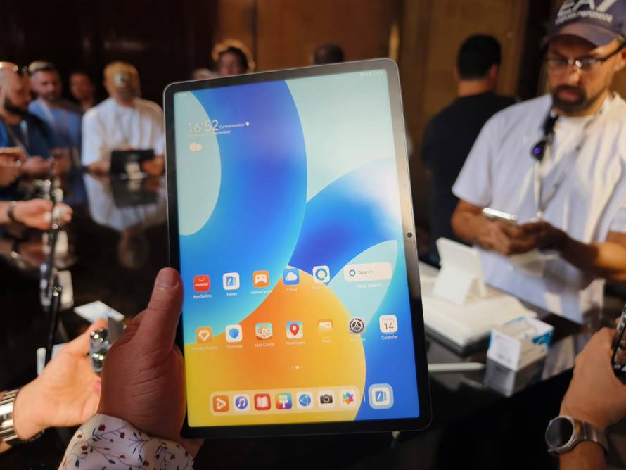 Huawei Watch GT4 sat uz više stila i dalje 'drži' dva tjedna, a sada sluša i kako dišete u snu