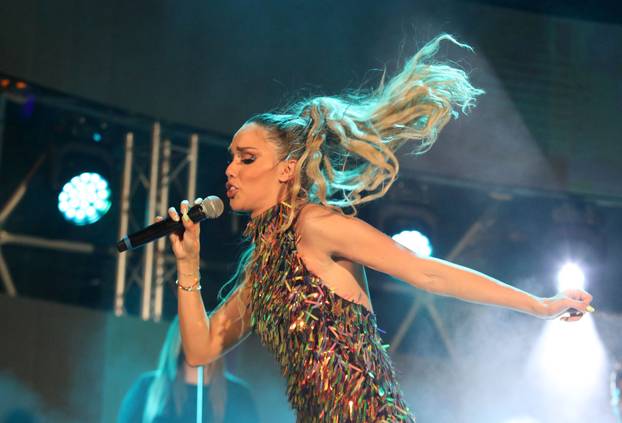 Bačić pokazala adute, a Neda izbacila nogu kao Angelina Jolie