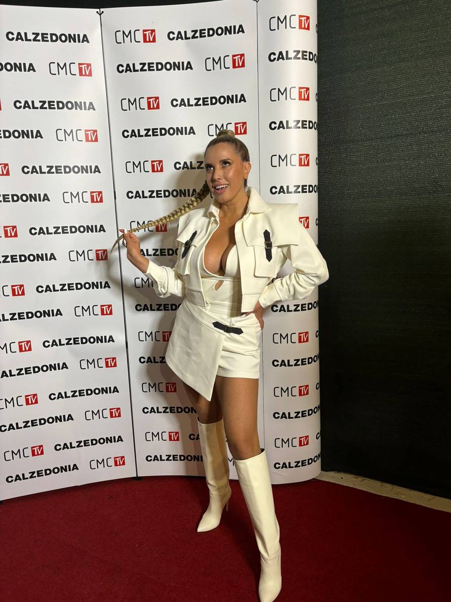 VIDEO Žanamari je u prozirnoj haljini 'užarila' atmosferu, a Nives istaknula bujni dekolte