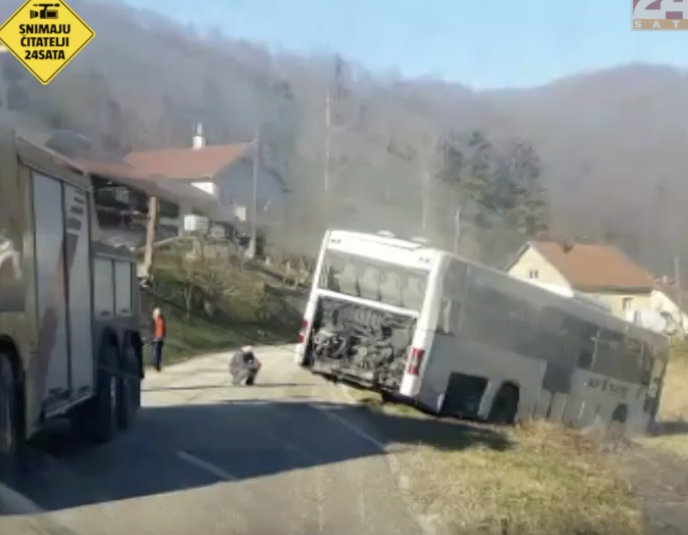 Nesreća kod Samobora: Bus se prevrnuo, a vozač je ozlijeđen