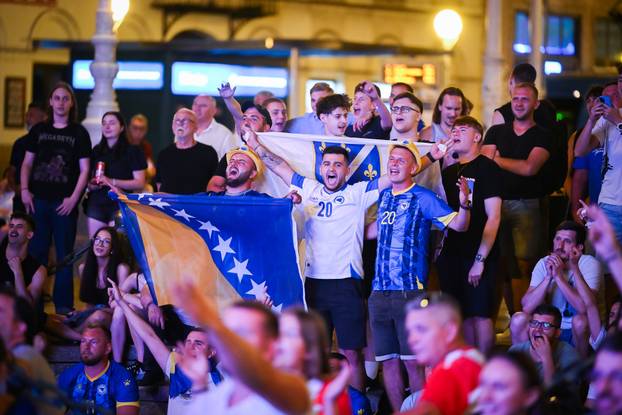 Zagreb: Slavlje navijača nakon pobjede BiH nad Katarom 3-1