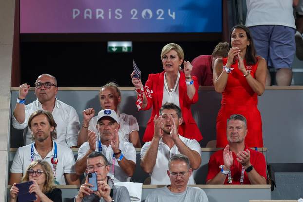 Pariz: Kolinda Grabar-Kitarović prati meč između Anne Schmiedlove i Donne Vekić