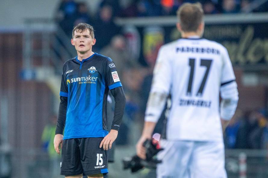 Luca KILIAN (SC Paderborn) is the first Bundesliga professional to be infected with corona.