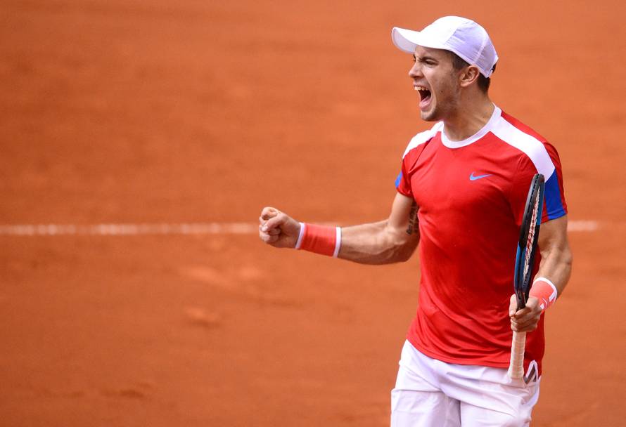 Borna Ćorić okrenuo Pospisila, Hrvatska je osvojila prvi bod...