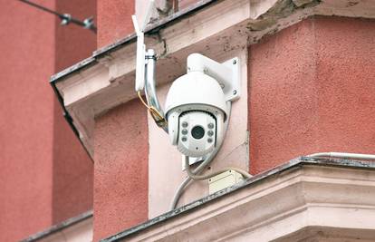 S obiteljske kuće kraj Vodica ukrao tri nadzorne kamere: Našli su i uhitili 65-godišnjaka