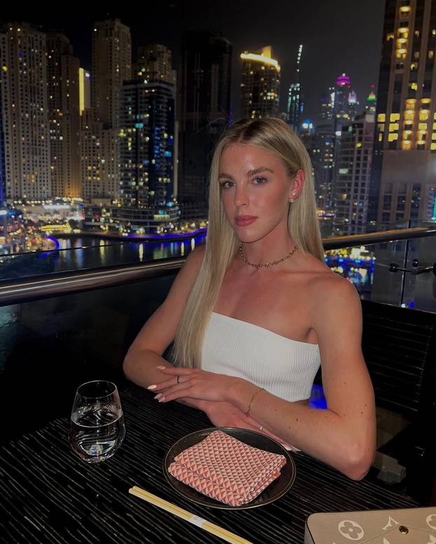 FOTO Svi pričaju o olimpijskoj prvakinji. Došla je na dodjelu bez grudnjaka i zasjenila sve