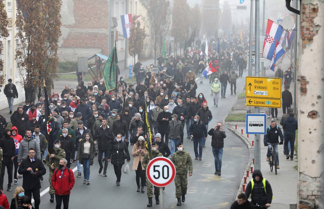 Sve više zaraženih u Vukovaru: 'To je s obiteljskih okupljanja, svinjokolje, ne Kolone sjećanja'