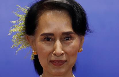 Suu Kyi pozvala ljude da se "ne svađaju i da žive u miru"