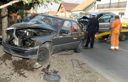 Vozač Mercedesa kritično nakon sudara s Citroenom