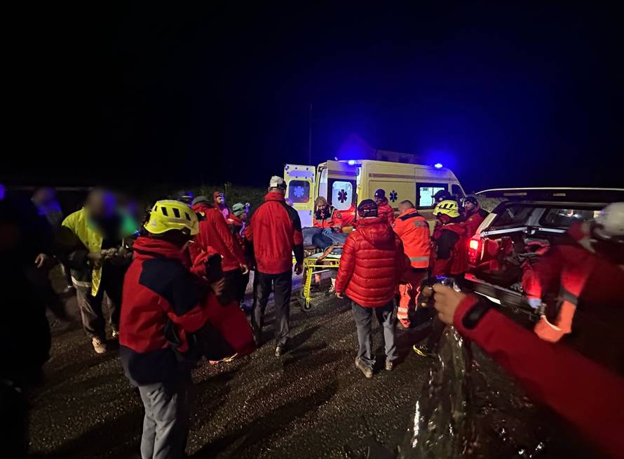 HGSS je pronašao nestalu ženu u rijeci Dobri, u bolnici je...