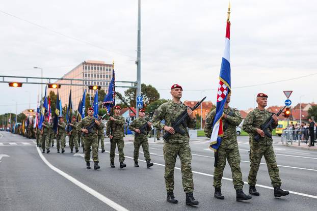 Zagreb: Generalna proba svečanog vojnog mimohoda
