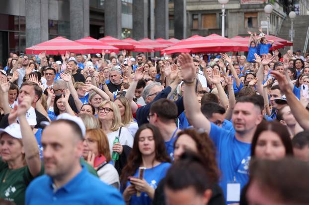 Zagreb: Dolazak hodočasnika Antunovskog hoda na Trg bana Josipa Jelačića